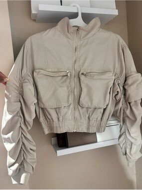 Women's Beige Cropped Utility Jacket with Ruched Sleeves